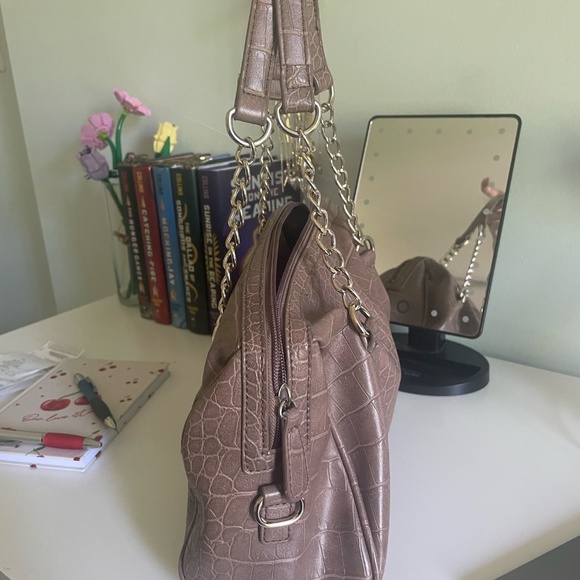 GUESS Bag - Picture 3 of 6